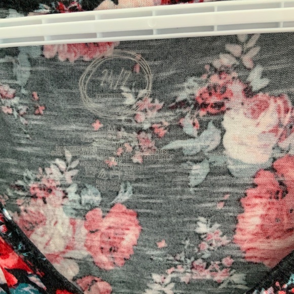 Maurices floral t-shirt - Picture 3 of 3